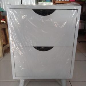 Nakas Adik Aluna 2 laci minimalis elegan MDF Nakas minimalis MDF finishing cat halus warna lembut Meja nakas Adik Aluna untuk kamar tidur minimalis modern Nakas serbaguna 2 laci elegan untuk mempercantik ruangan Nakas Adik Aluna ringan dan fungsional untuk rumah minimalis