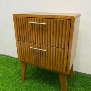 Nakas minimalis vintage kayu jati belanda warna coklat Meja nakas kayu jati belanda estetik dan tahan lama Nakas vintage minimalis untuk kamar tidur dan ruang tamu Nakas kayu jati belanda coklat elegan desain klasik modern Nakas minimalis vintage estetik menambah kerapian ruangan