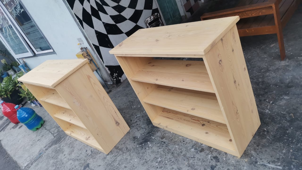 Rak serbaguna kayu jati belanda finishing plitur natural Rak serbaguna jati belanda kokoh dan rapi custom ukuran Rak serbaguna kayu jati belanda estetik dan multifungsi Rak serbaguna custom 5–10 hari finishing natural plitur Rak serbaguna kayu jati belanda harga partai lebih murah